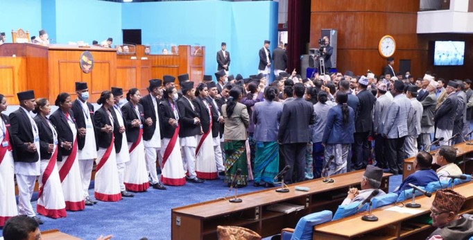 सांसदहरुको नाराबाजीपछि संसद् बैठक स्थगित