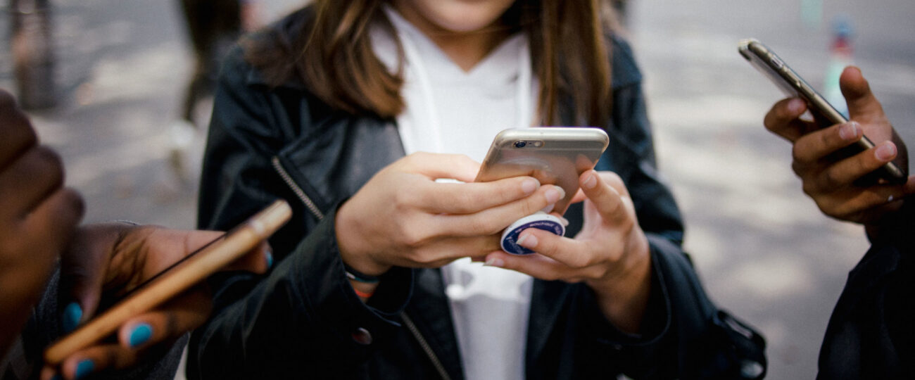 अत्यधिक मोबाइल प्रयोगको बेफाइदा : स्वास्थ्य विज्ञहरूको चेतावनी